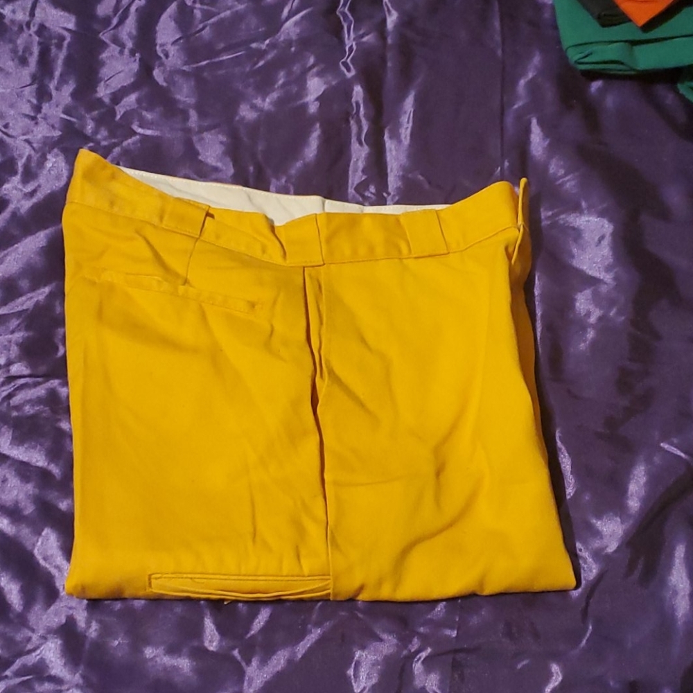 Yellow dickie shorts